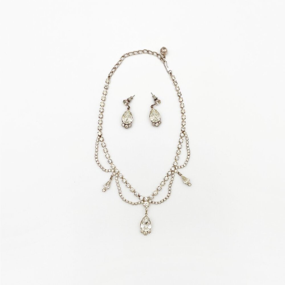 VINTAGE (Y2K) | Crystal & Rhinestone Teardrop Necklace + Earrings Set - Picture 2 of 15